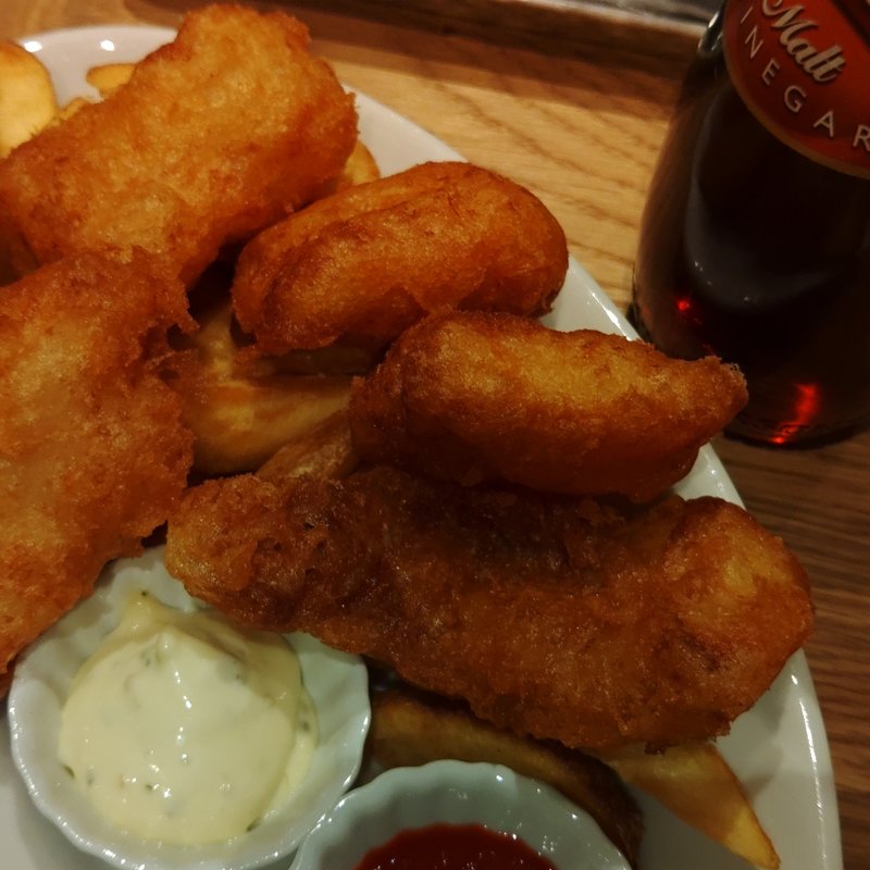 フィッシュ&チップス(TIELS TEA & TAPS)