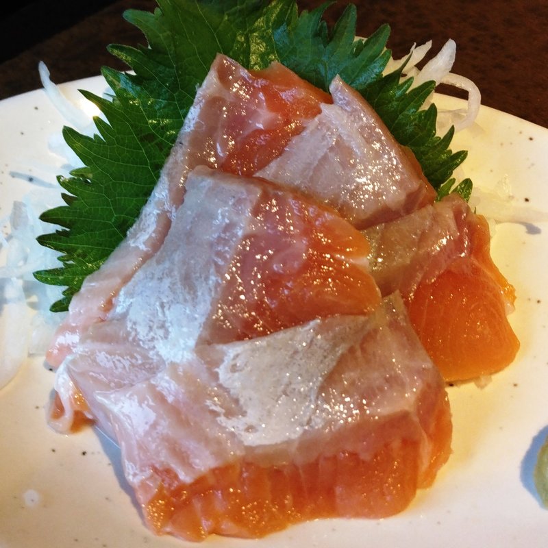 サーモン刺し(居酒屋 土間土間 川崎仲見世通り店)