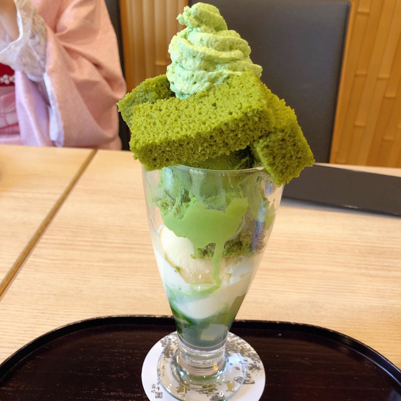 抹茶カステラパフェ(茶寮都路里 祇園本店 （さりょうつじり）)