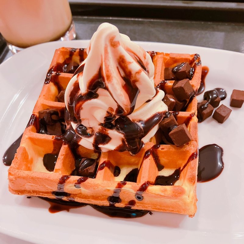 ワッフル(チョコ)(カフェ ベローチェ 新宿三丁目店 （CAFE VELOCE）)