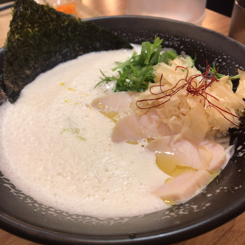 カプチーノ仕立てふわふわ鶏そば(サルタヒコ)