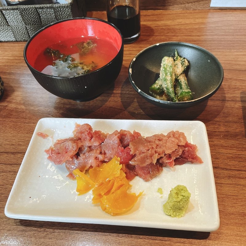 マグロの中落ち定食(おむすびさが )