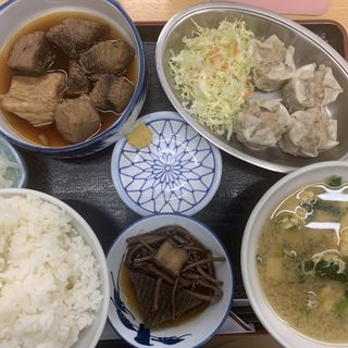 焼売定食(ニラ玉汁、マグロ血合煮)