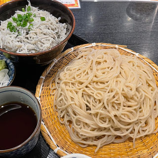 甚五郎ランチ（せいろ+しらす丼）(手打ち蕎麦家甚五郎)