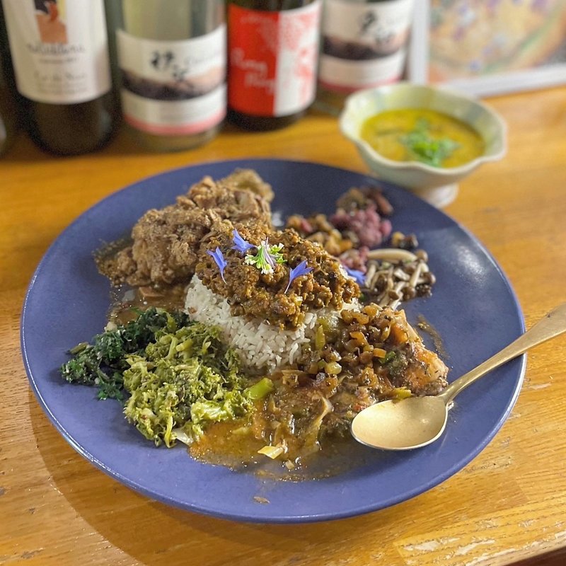 日本一安いカレーの日コラボプレート(久遠の空)