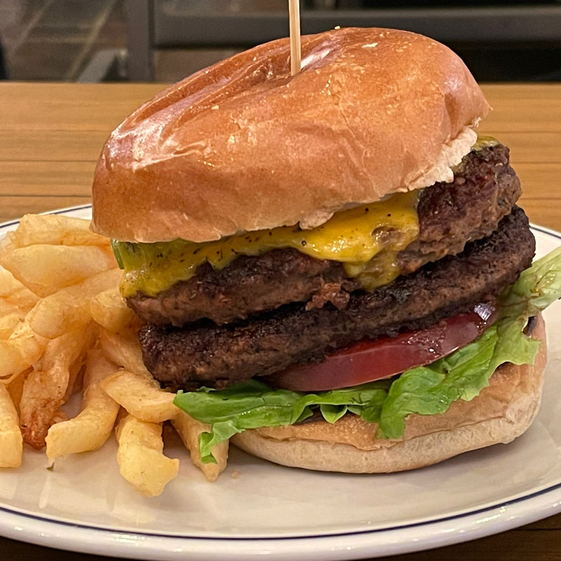 J.S. ダブルバーガー(J.S. BURGERS CAFE 新宿店 （J.S.バーガーズ カフェ 【旧店名】STANDARD BURGERS）)