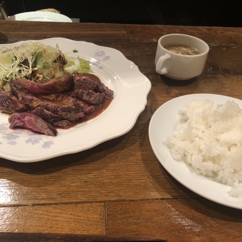 ステーキランチ（180g）(キャトルラパン　神戸三宮 )