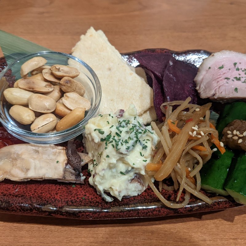 日本酒のあて盛合せ（10種）(日本酒バルどろん)