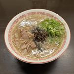 豚骨ラーメン(博多とんこつ 豚の足跡)