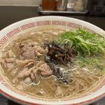 豚骨ラーメン(博多とんこつ 豚の足跡)