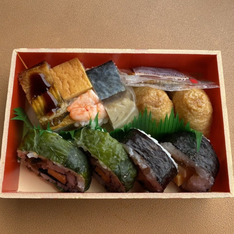 詰め合わせ 箱助六(浪花古市庵 京阪くずは店)