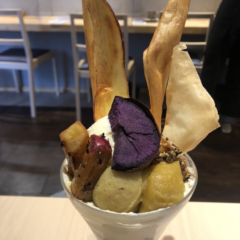 贅沢「芋」パフェ(高級芋菓子しみず 大阪新町店)