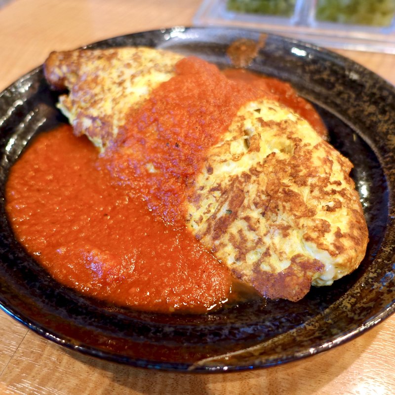 チーズとチキンのオムライス(ボナボナ)