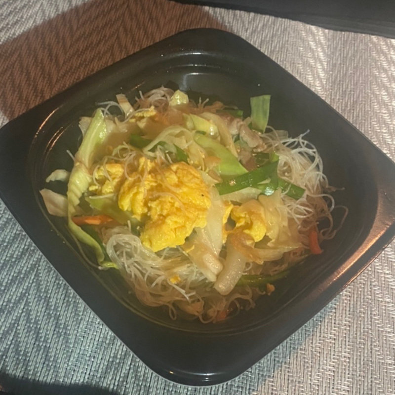 野菜と食べるビーフン(中国料理 浜木綿)