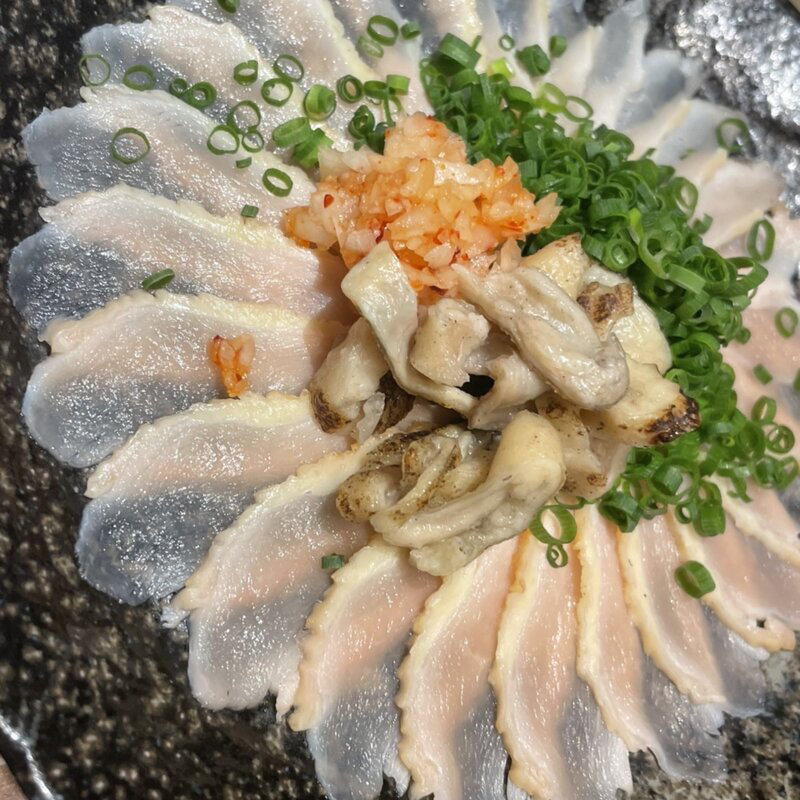 地鶏たたきてっさ風薄造り(鹿児島県霧島市 塚田農場 池袋西口店)