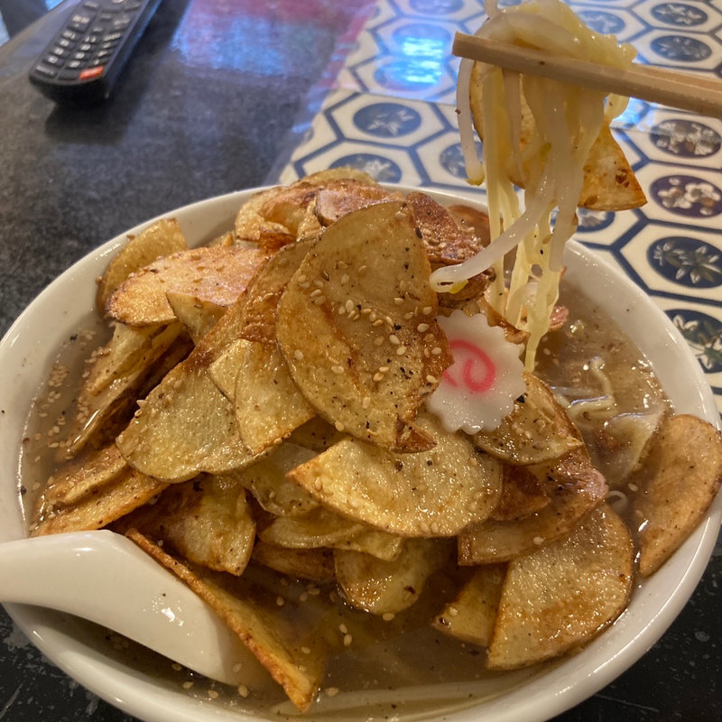 じゃがバターラーメン(福生ラーメン ポロ春)