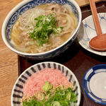 肉うどん+ミニネギトロ丼(ひかり屋 天王寺ミオ店)