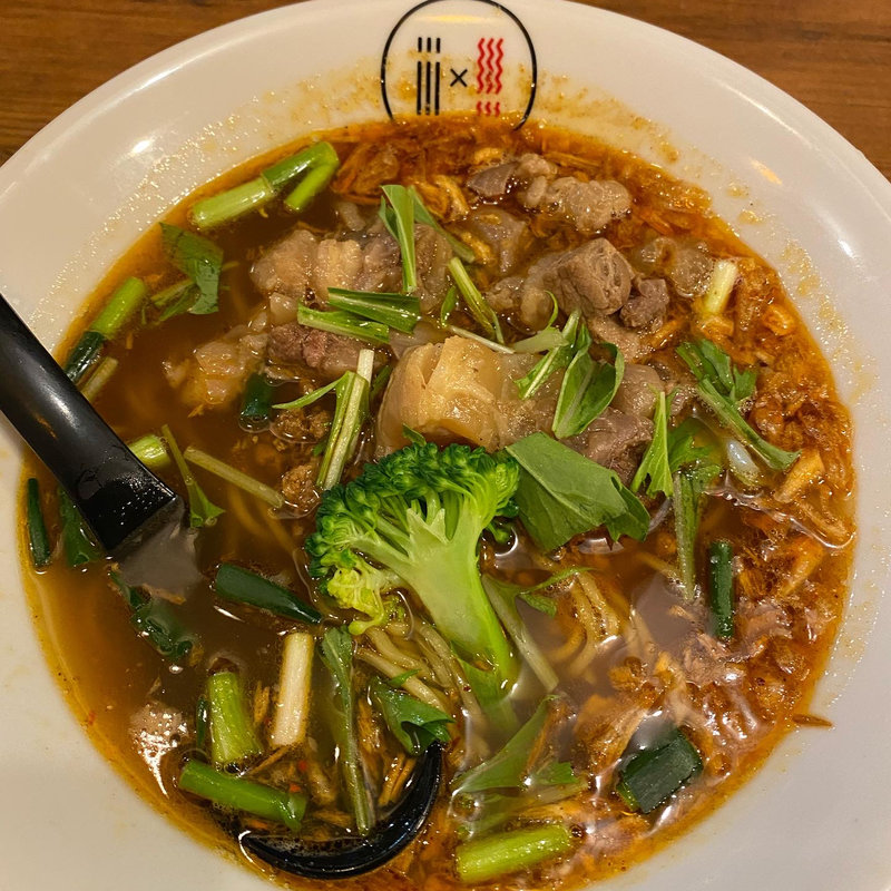 台湾牛肉麺(担々麺のはこ)