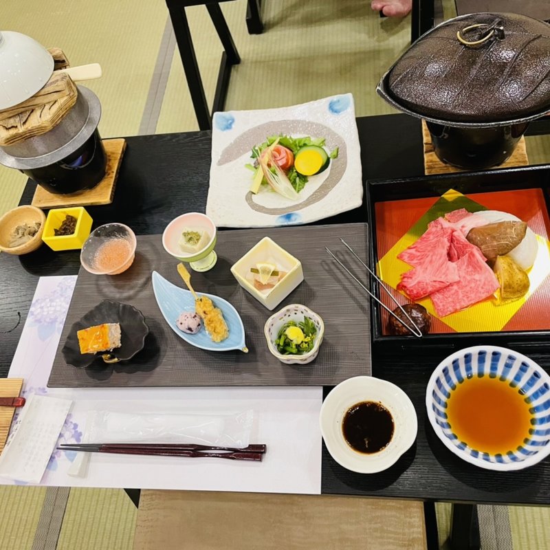 旅館の夕食(塚越屋七兵衛 )