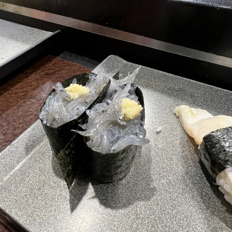 生しらす(市場ずし 千日前店 （いちばずし）)