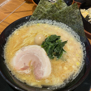 (横浜家系ラーメン春吉家 天神三丁目店)