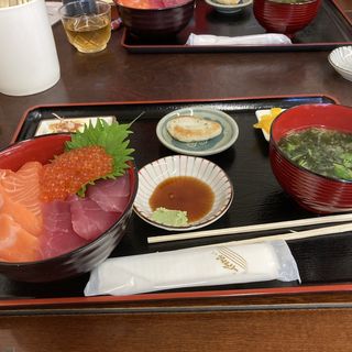 サーモン・イクラ丼(創菜旬魚 はしもと 南三陸さんさん商店街)