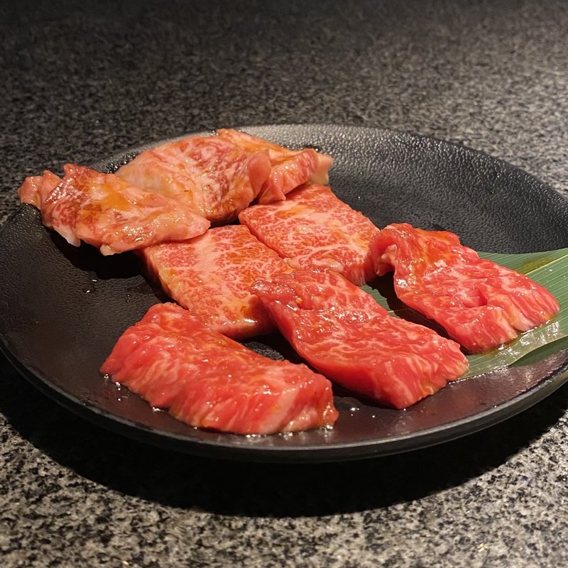 国産牛三種盛(上カルビ、特選カルビ、中落ちカルビ)(あみやき亭鈴鹿店 鈴鹿店 )