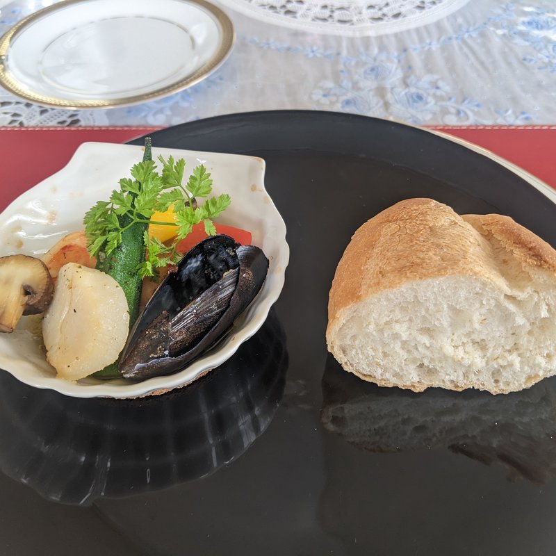 シーフードと夏野菜のアヒージョ(パパゲーノ)