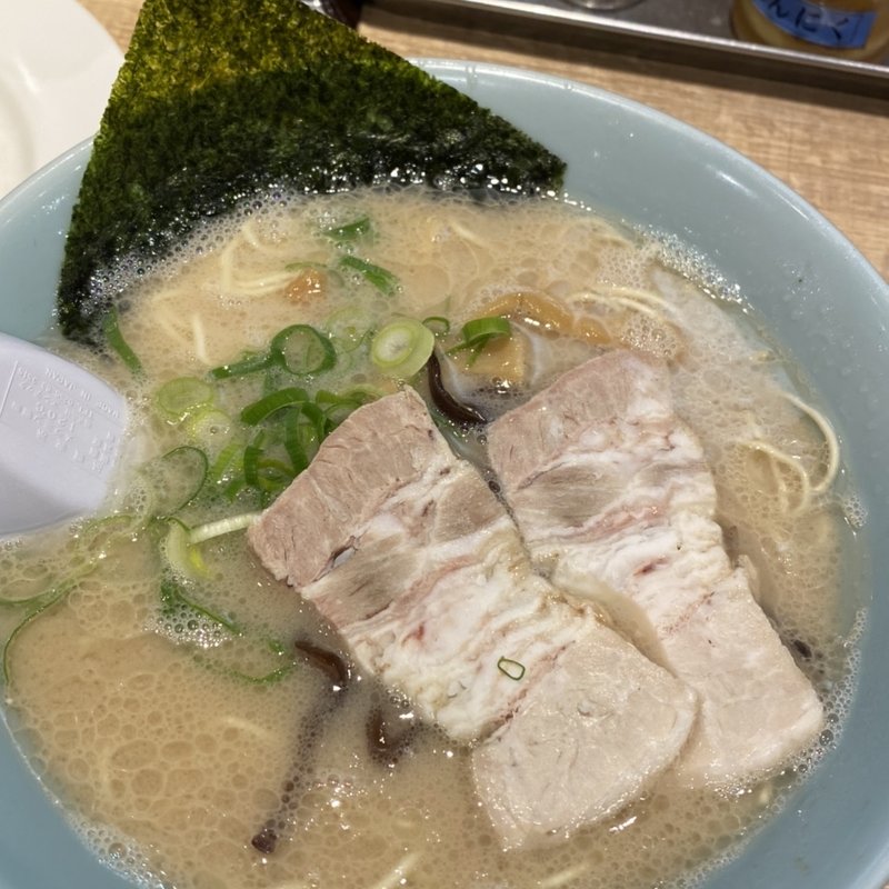 久留米ラーメン（白）(久留米ラーメン 麺屋 吉蔵(よしぞう))