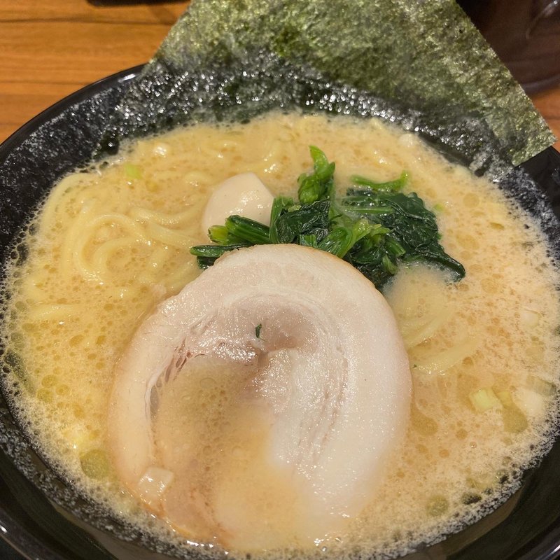 (横浜家系ラーメン春吉家 天神三丁目店)