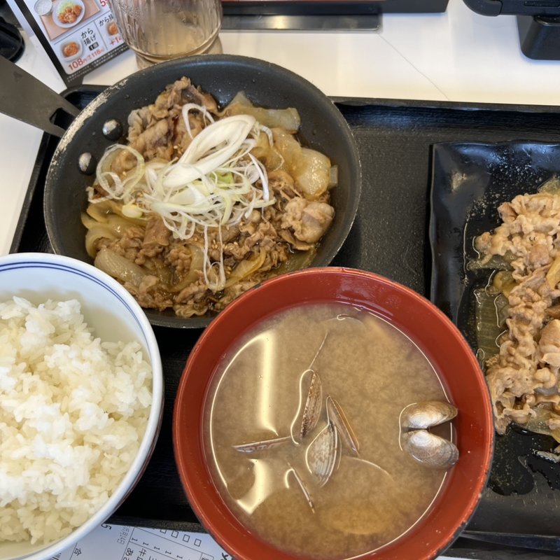 牛焼肉と豚生姜焼き盛合せ、(吉野家 甲州街道府中白糸台店)