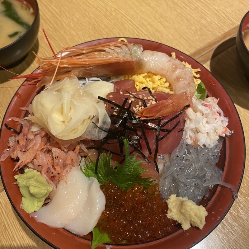 DONどこ丼（日替わり海鮮丼）(DONどこ丼 )