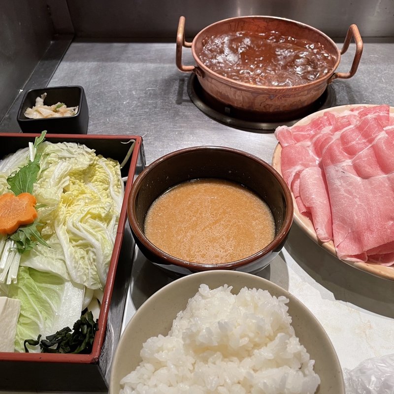 豚しゃぶ定食ダブル(しゃぶ亭 阪急かっぱ横丁店)