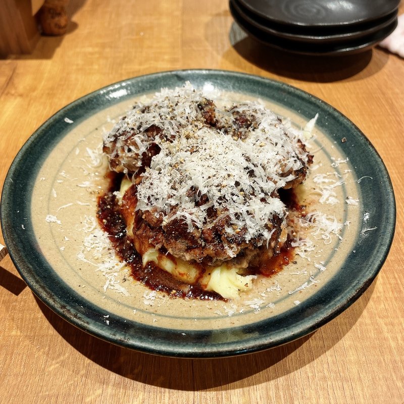 足利マール牛100%ハンバーグ マッシュポテト添え(イタリアン酒場 寅の日)