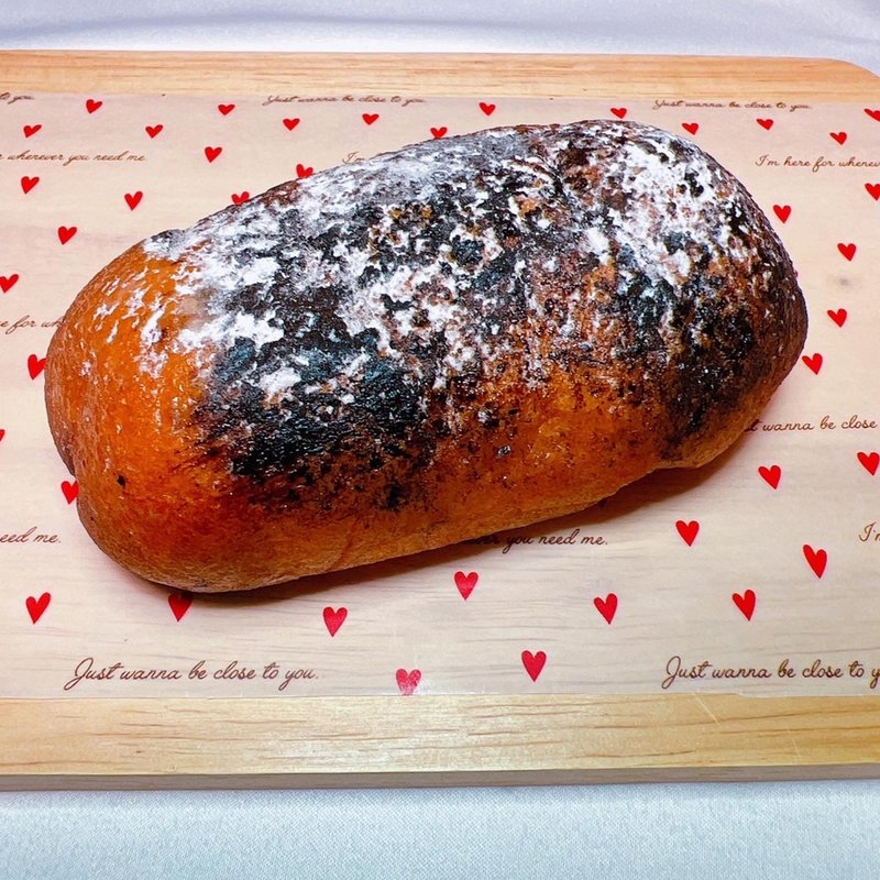 チョコカスタード・お餅の揚げパン(夜のベーカリーMAHOLOBA北新地店)