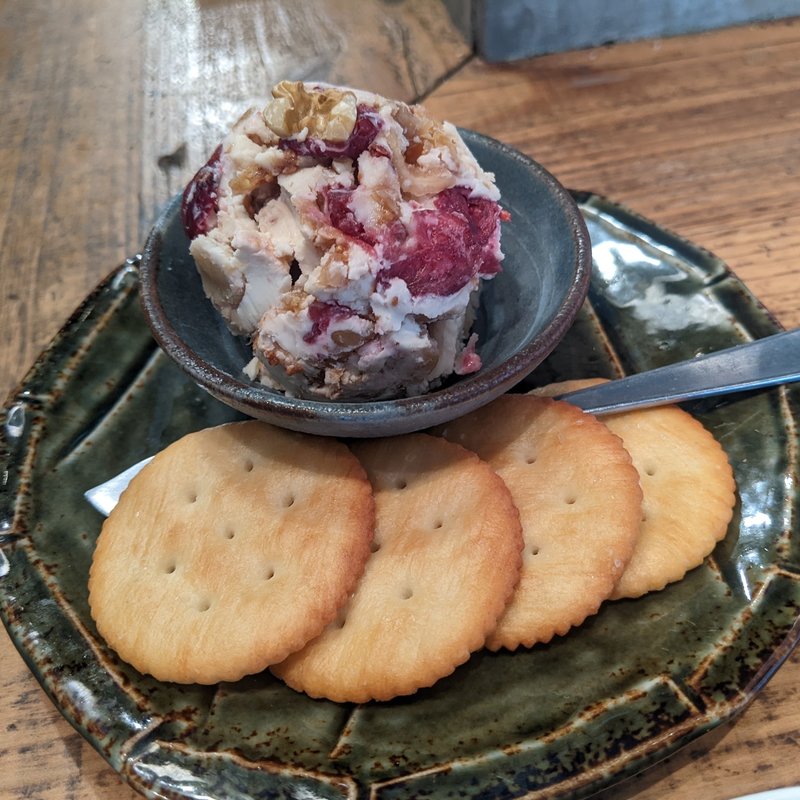 イチヂクとクルミのクリームチーズ(クラフト麦酒酒場 シトラバ 高円寺店)