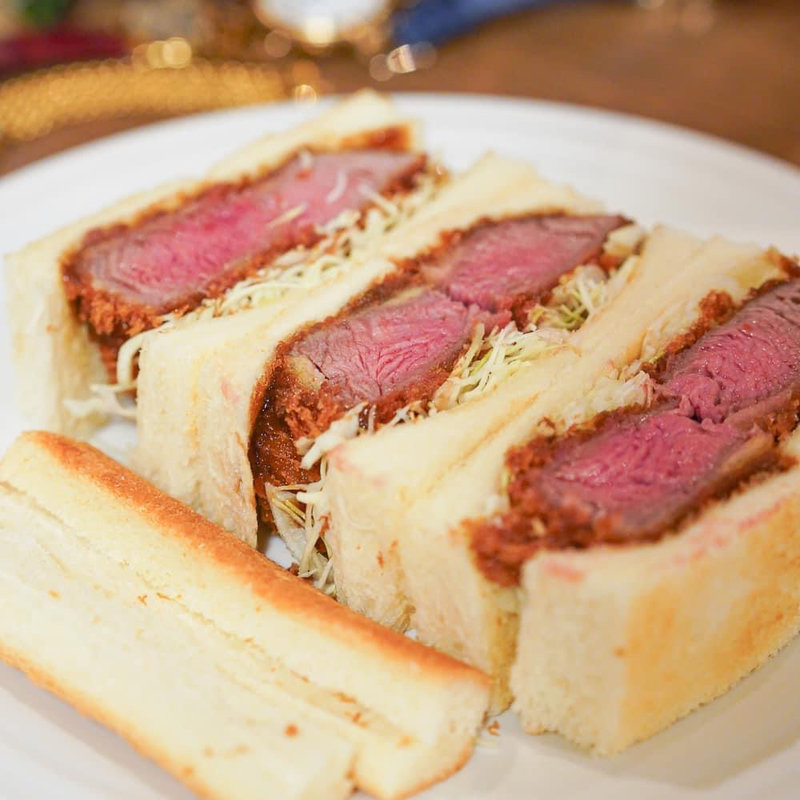 ビーフカツサンド(洋食·ワイン フリッツ)