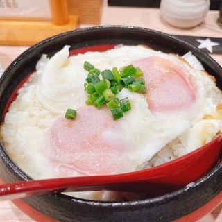 高級卵『極』の目玉焼き丼(ラーメン専科 竹末食堂)
