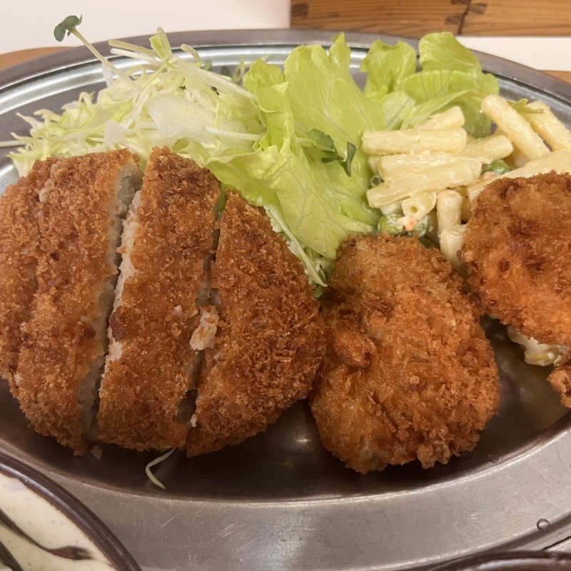 手作りコロッケとヒレカツ定食(甲田)