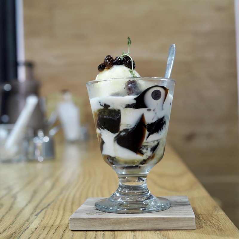 大人の「ザ コーヒーゼリー」(THE COFFEE COFFEE COFFEE)