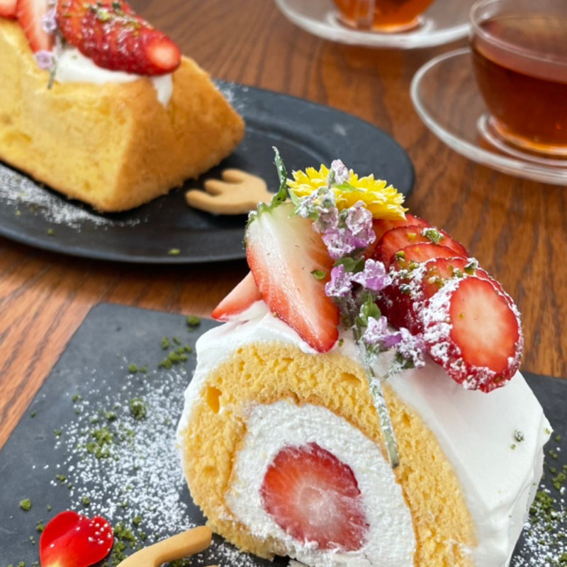 いちごのロールケーキ(菓子35山)