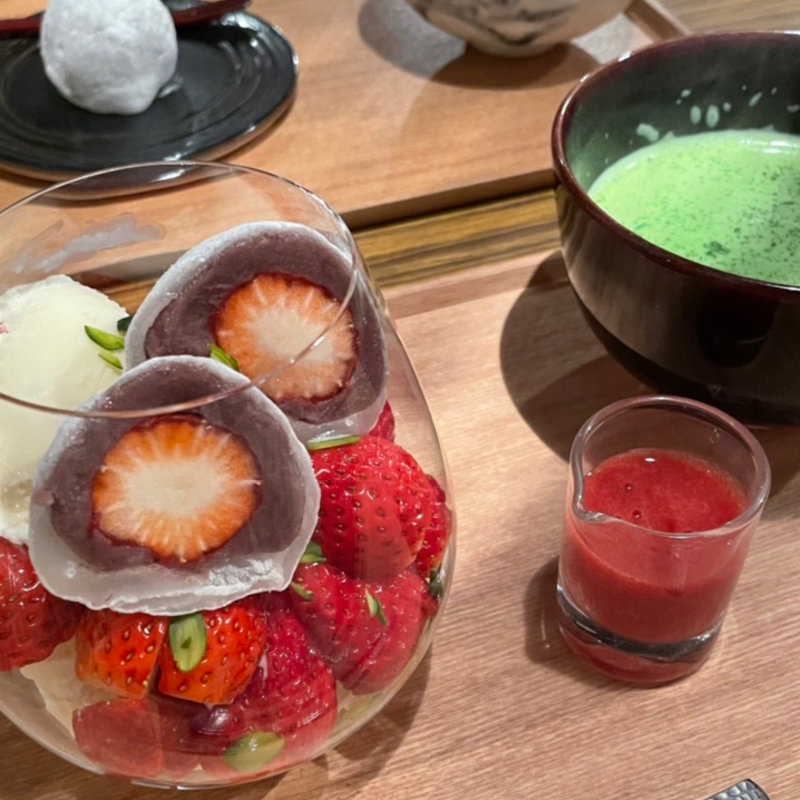 いちごパフェ(二軒茶屋 中村楼 （にけんちゃや なかむらろう）)