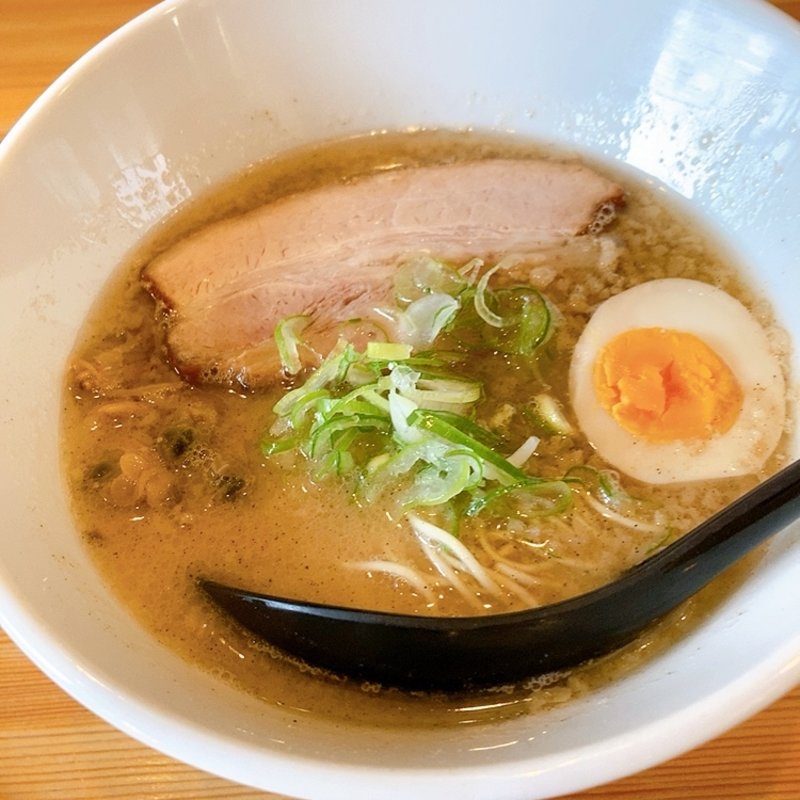 とんこつ醤油ラーメン(阿吽　2号店)