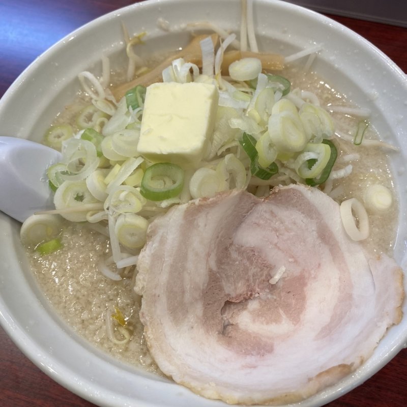 バター醤油らーめん(濃厚背脂らーめん なりたけ 福岡西新店)