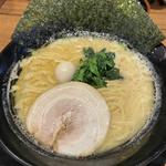 (横浜家系ラーメン 春吉家)