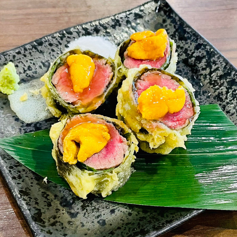 和牛天ウニのせ(瓦焼き ひとたらし)