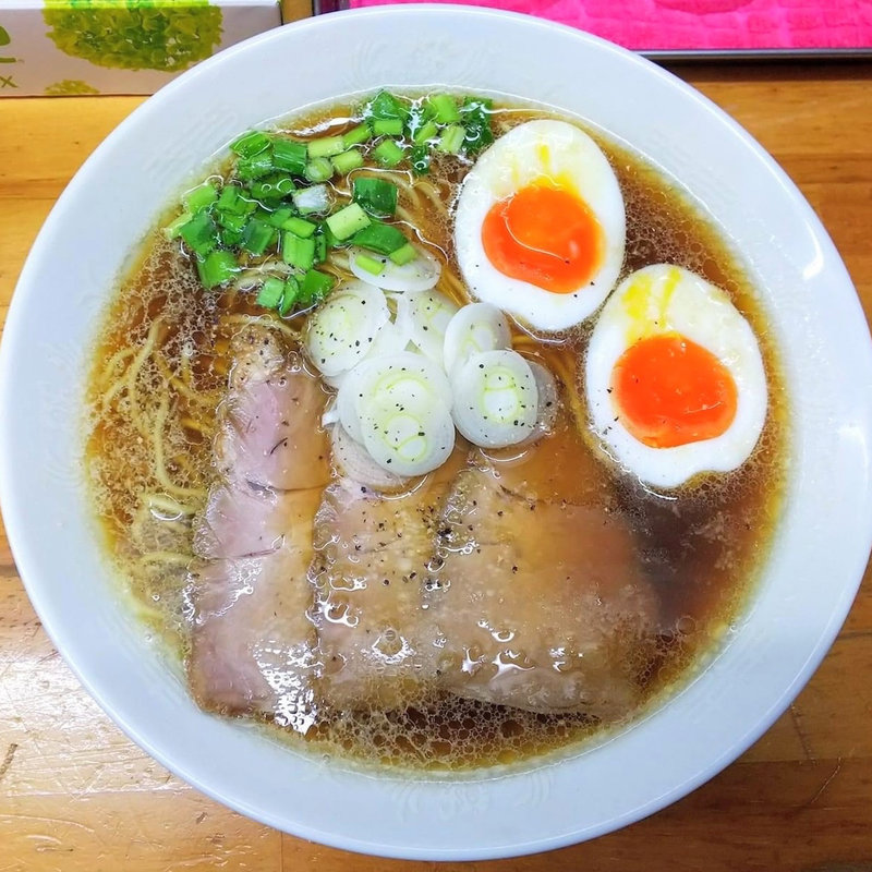 ニンニクラーメン(昭和歌謡ショー )