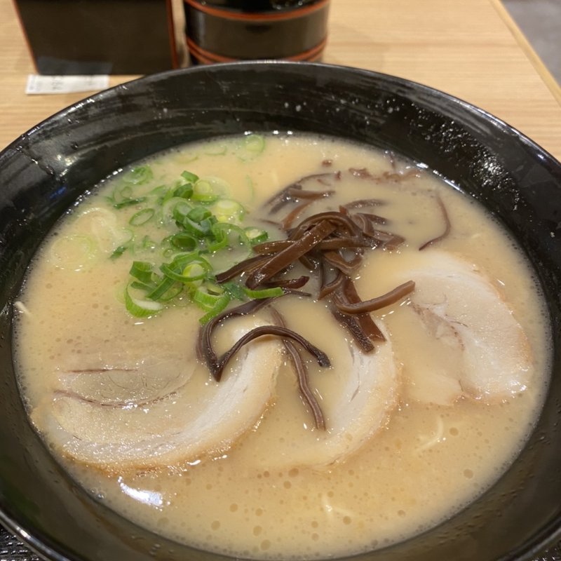 玉龍ラーメン(屋台ラーメン玉龍 福岡空港店)