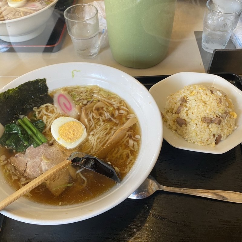 ラーメン半チャーハンセット(ラーメンロッジ)