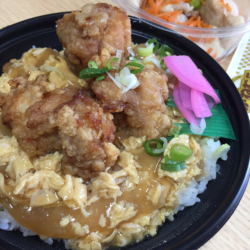 唐揚げ親子丼 と 揚げ豚のマリネ(かねむら )